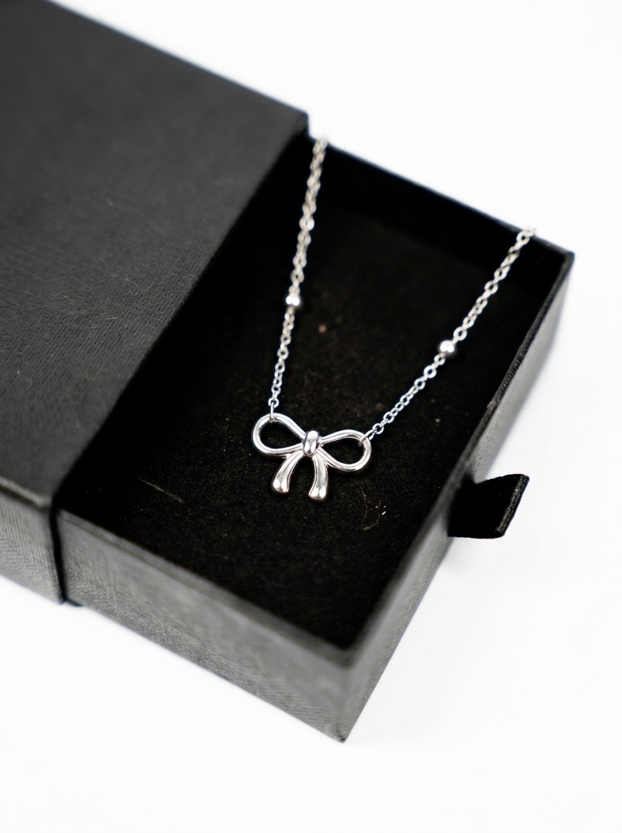 bow necklace