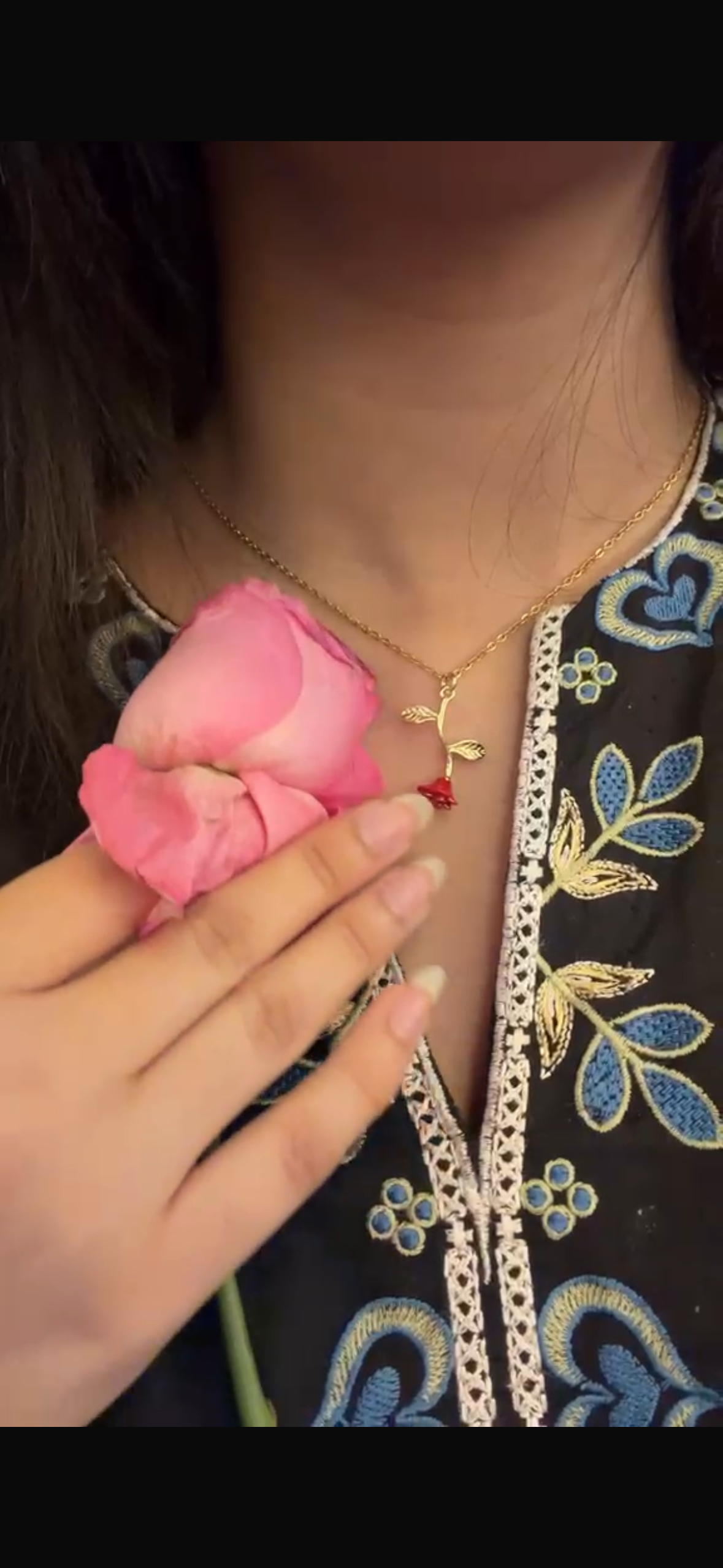 Falling Rose Pedant